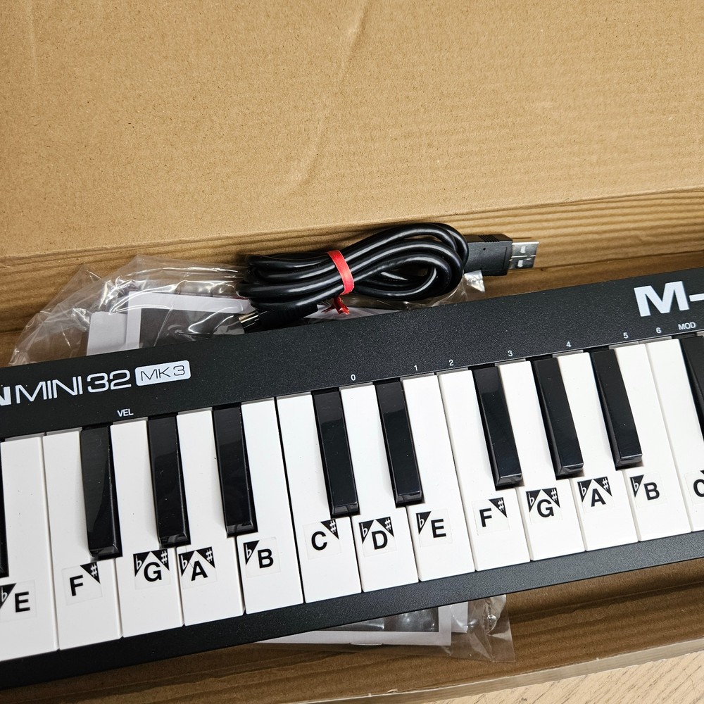 M-Audio Keystation Mini 32 MK3 32-key Keyboard Controller