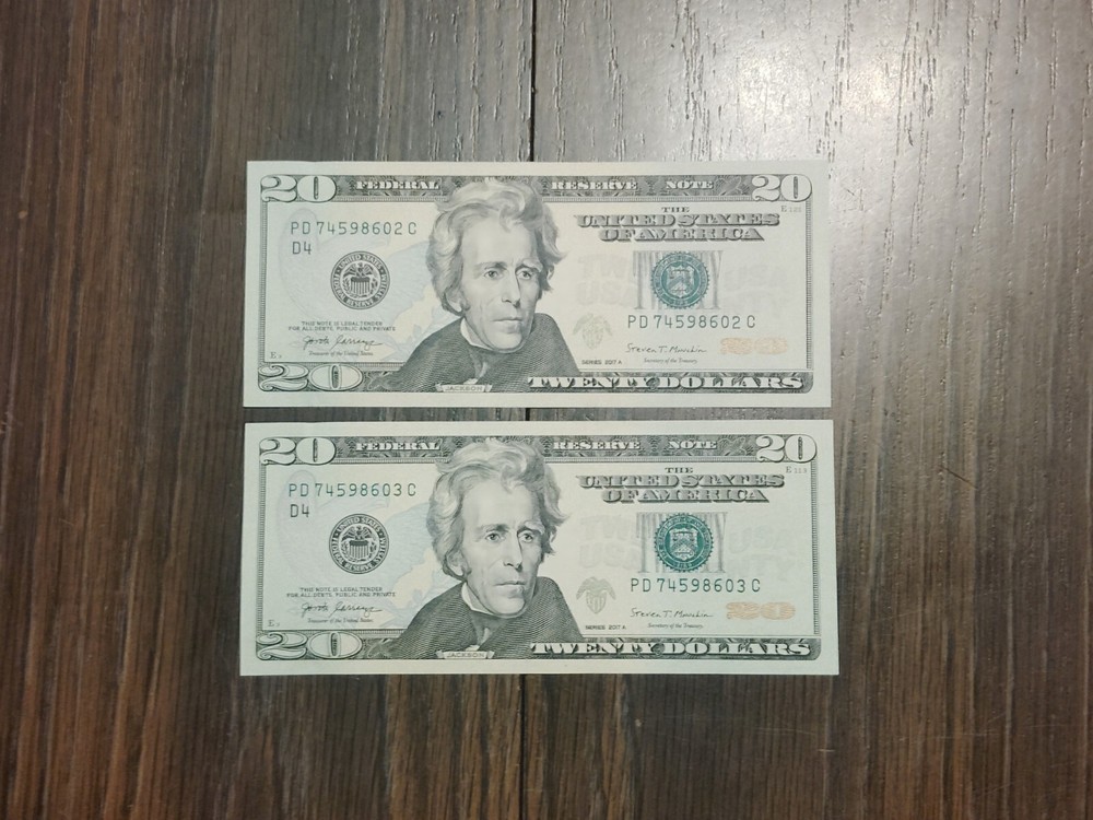 (2) 2017 A $20 UNC AND CONSECUTIVE BROKEN LADDER NOTES. WET INK TRANSFER ERROR!