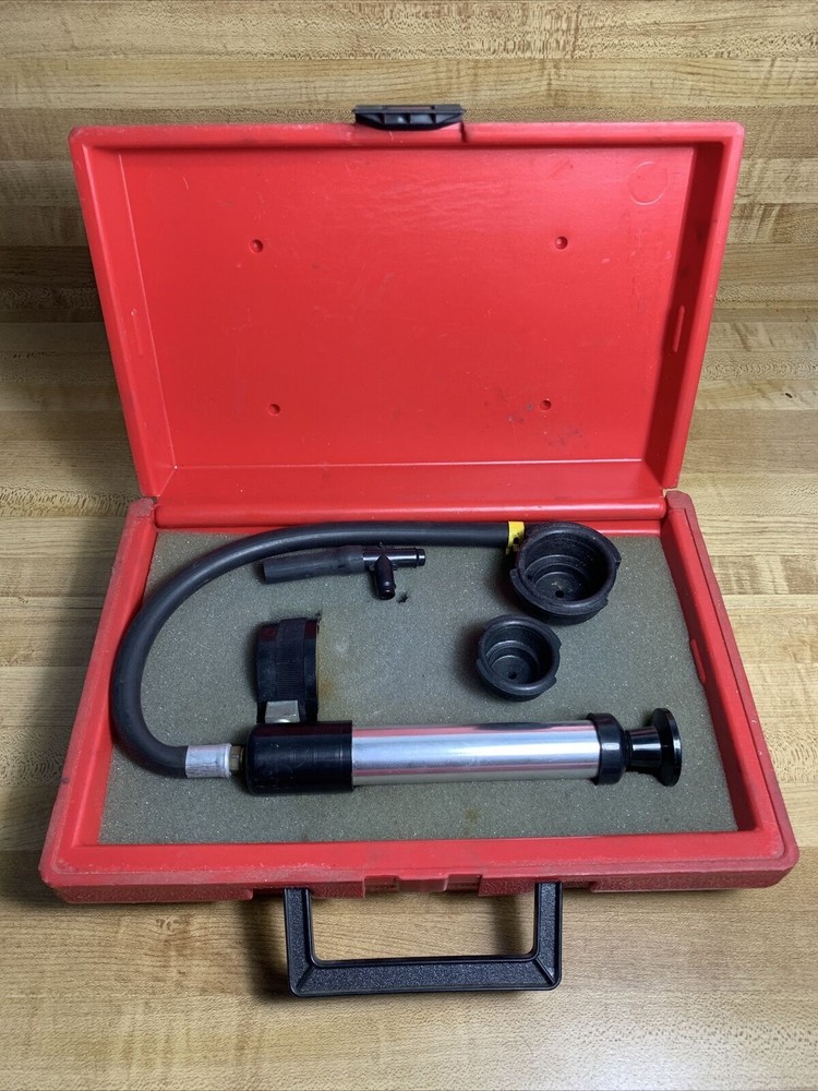 Mac Tools ST266DK Cooling System Tester In Case As Is