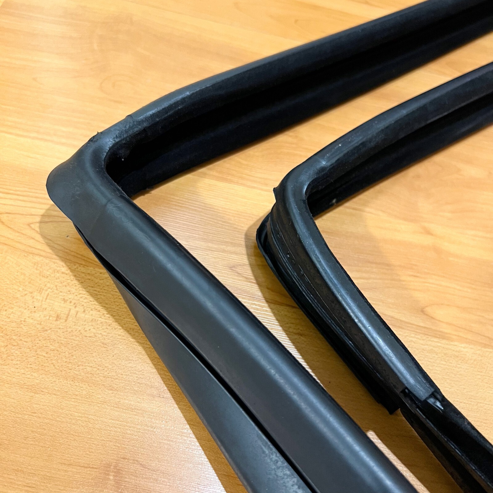 86-97 for Nissan Pathfinder Navara D21 hardbody door glass run channel felt seal