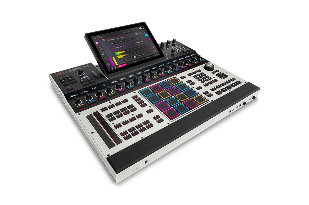 Akai MPC XL Standalone Sampling Workstation (NEW)