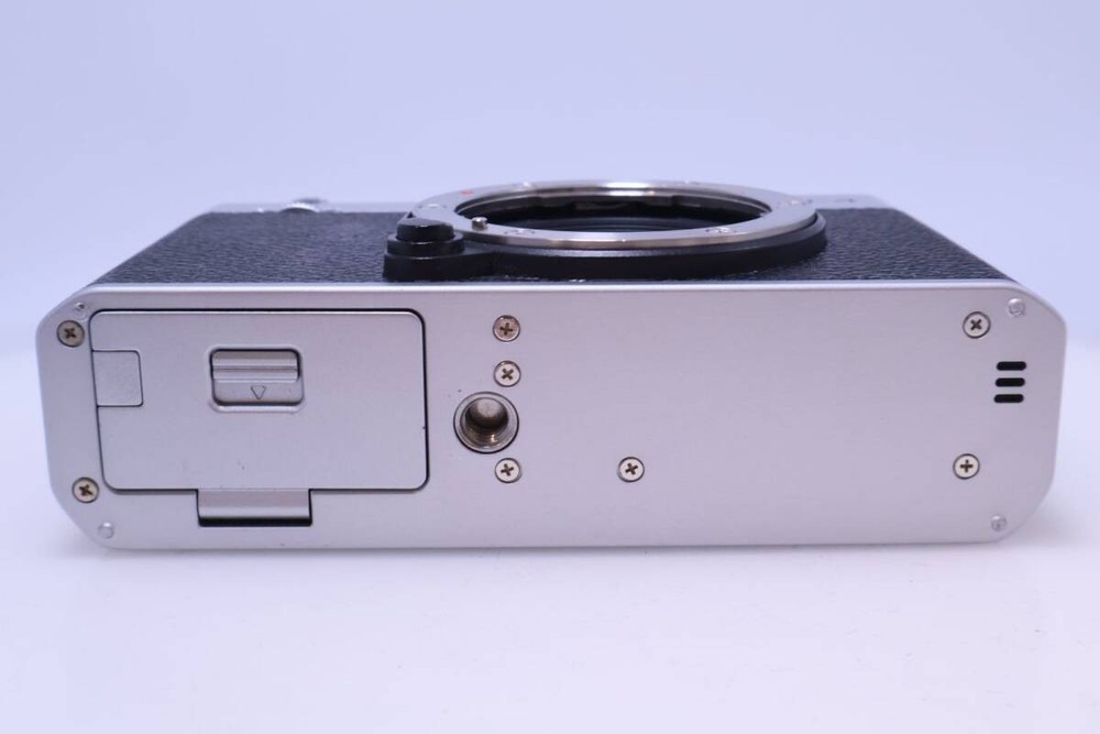 FUJIFILM X-E4 Body Silver 400585