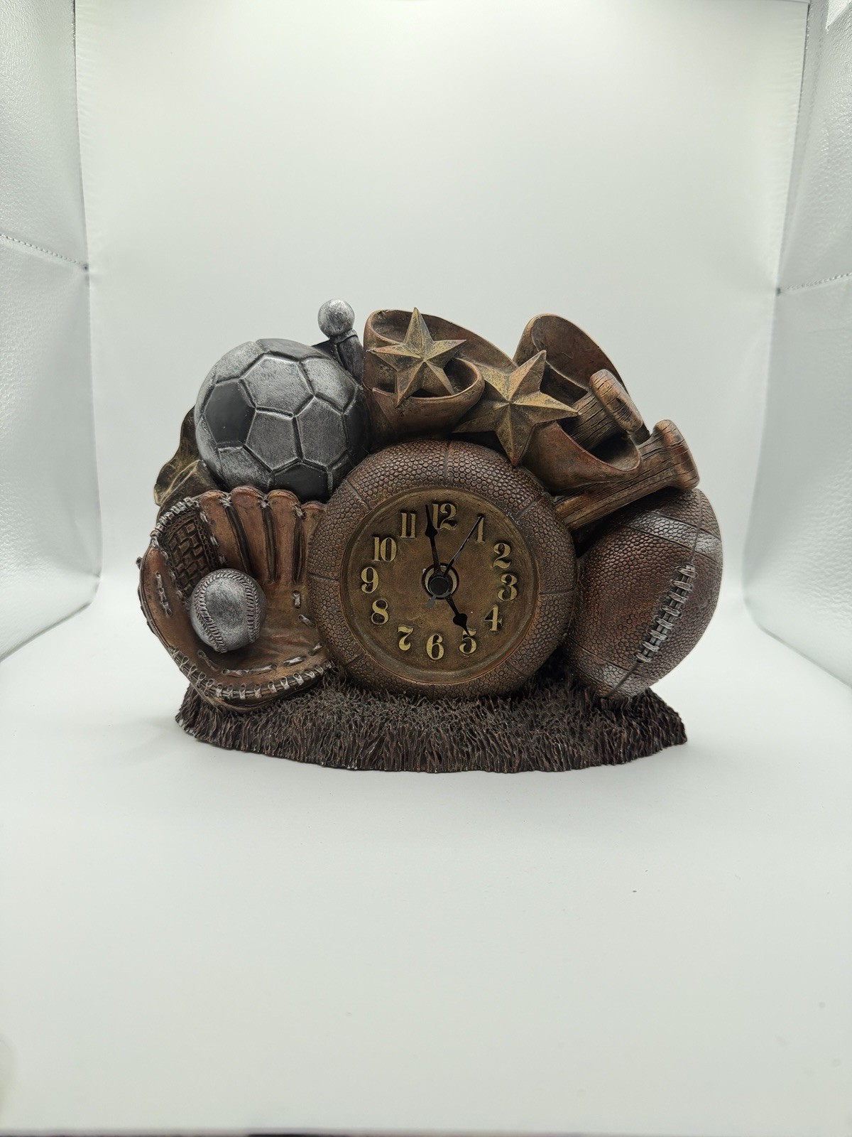 FIGI Classic Sports Tabletop Clock Basketball Football Baseball Soccer - WORKS