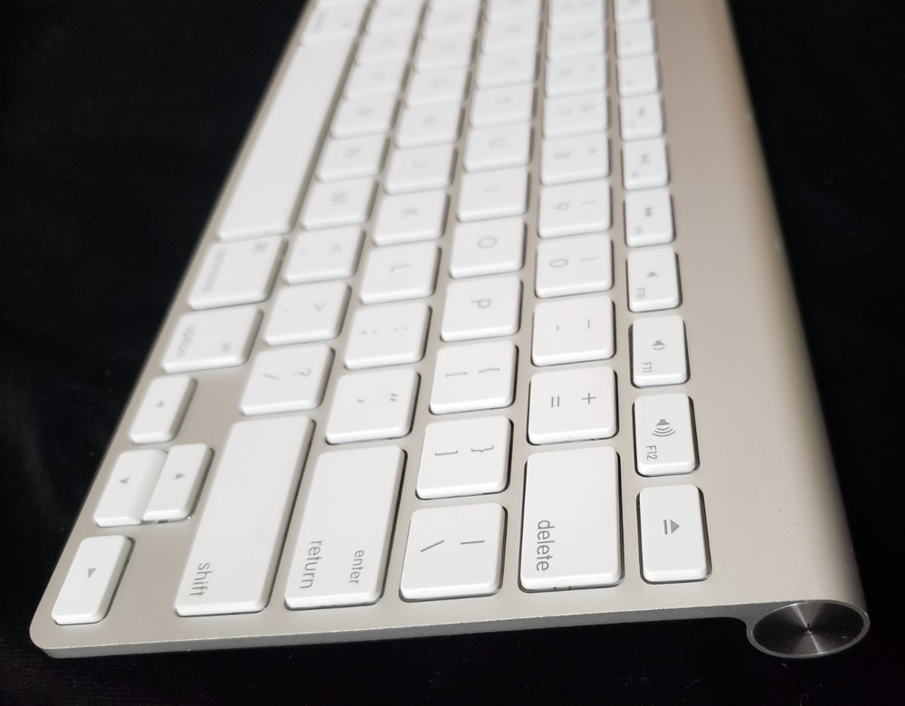 Genuine Apple A1314 Wireless Keyboard & Bluetooth Magic Mouse A1296 TESTED