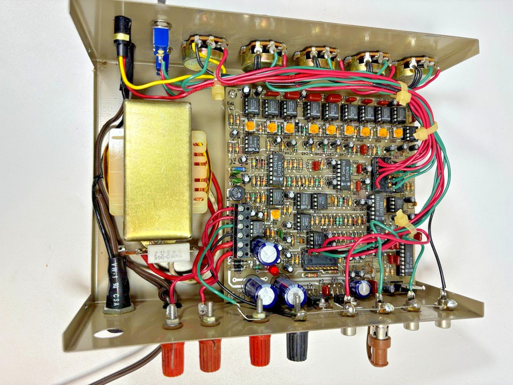 Vintage Amplifier ??? w Mouser Transformer 6 Knobs & 3 Toggle Switches Pristine