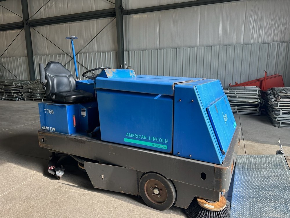 floor scrubber machine