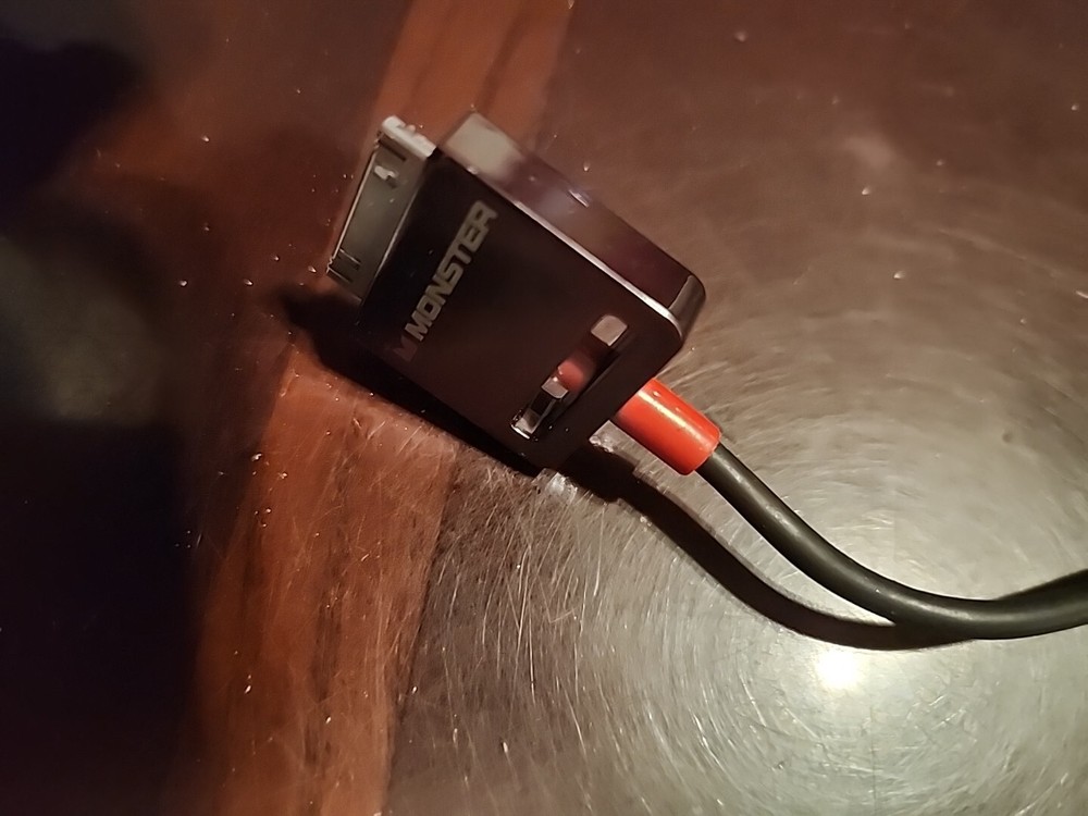 Monster iCarPlay Wireless 500 iPod FM Transmitter with Charging 3.28 FT