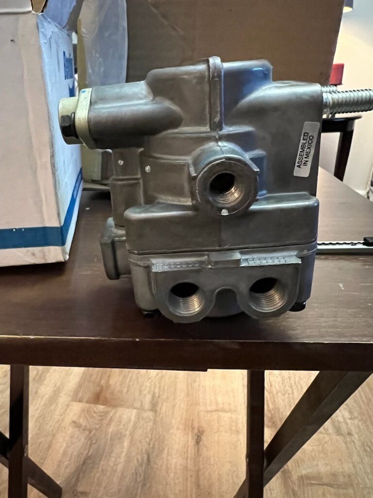 Bendix sr7 brake valve K021557