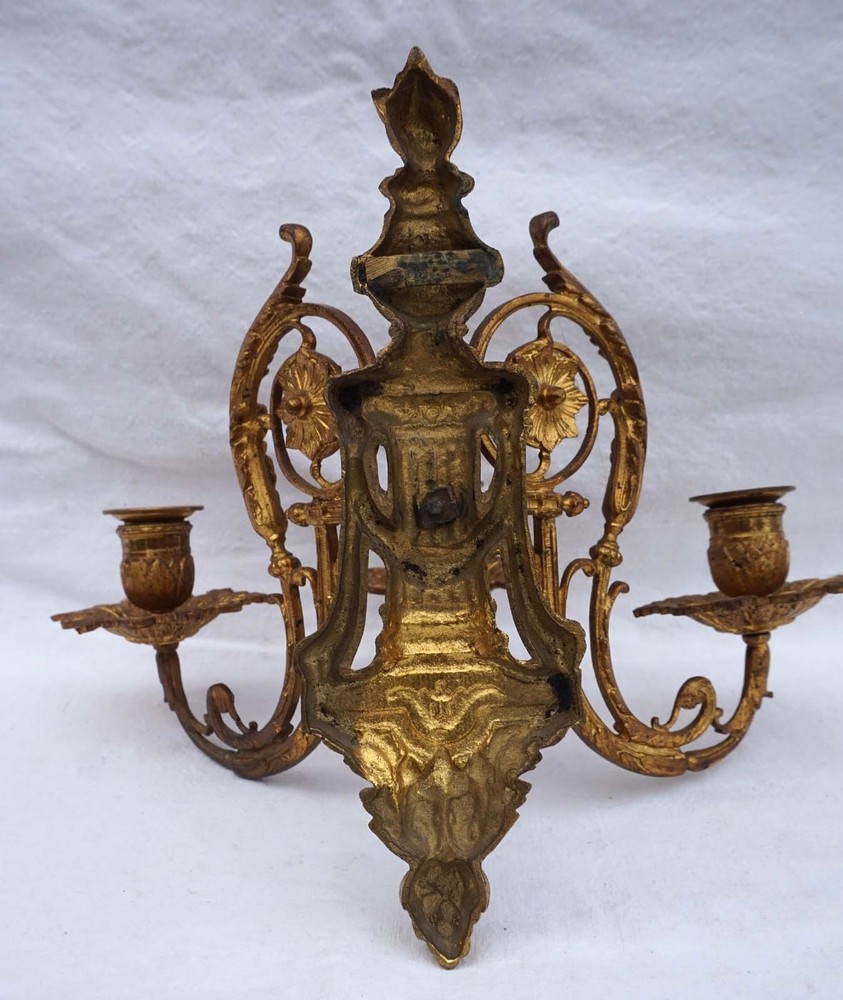 French Victorian Ormolu Engraved Brass 3 Arms Sconce Wall Light 19th C
