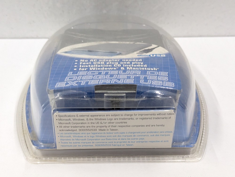 Dynex DX-EF101 3.5" External USB Floppy Disk Drive