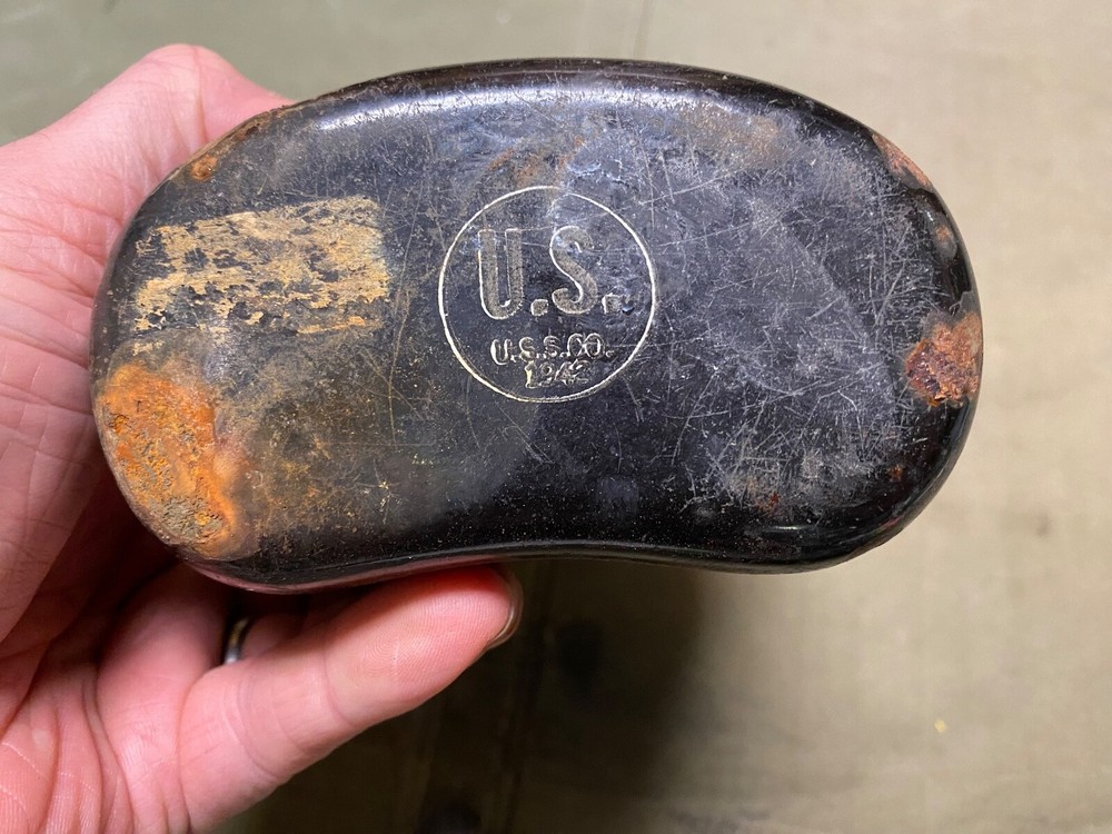 ORIGINAL WWII US ARMY M1942 ENAMEL CANTEEN-DATED 1942