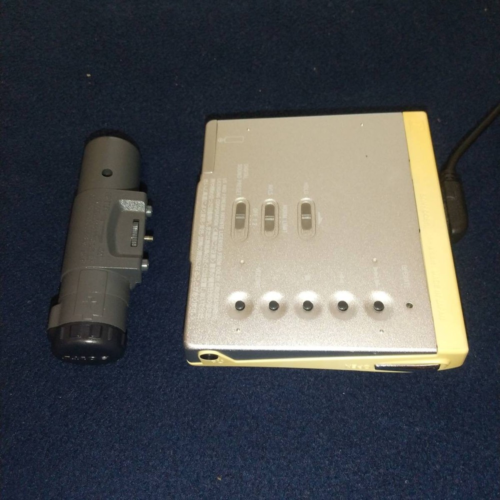 SONY MZ-E75 MD Walkman Portable MiniDisc Player Silver Remote Case Tested