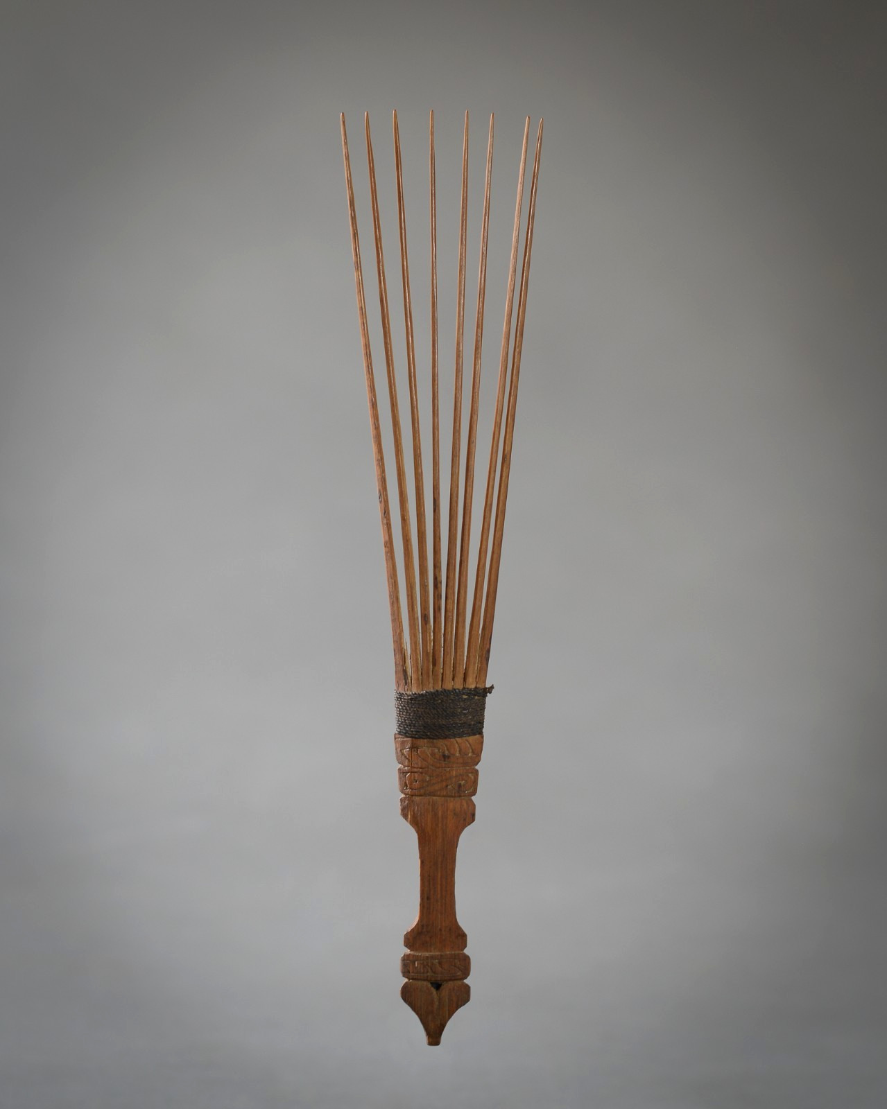 ANTIQUE TRIBAL COMB, Sepik Region, Papua New Guinea.