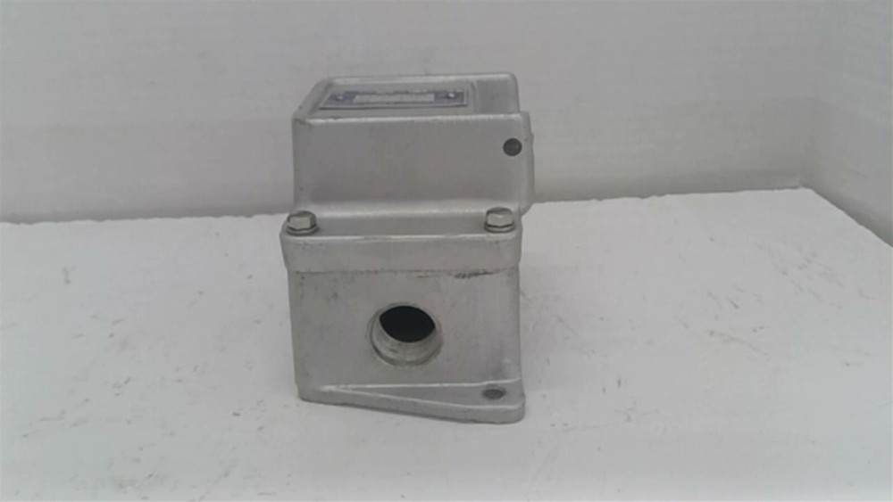 Square D 25190 Manual Motor Starting Switch Broken Toggle Switch
