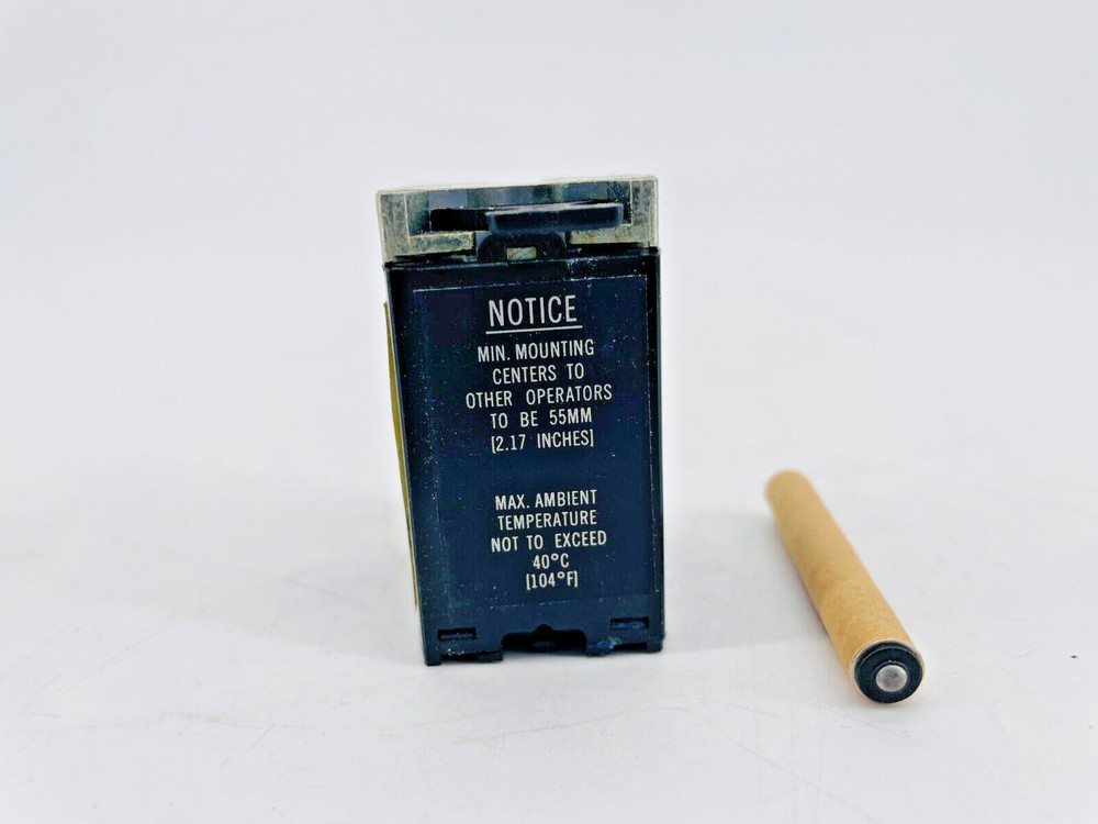 New Cutler Hammer E22R120 Pilot Light 120V