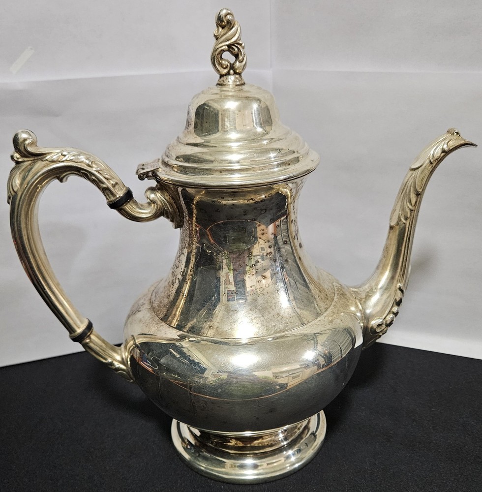Oneida Silversmiths Sea Crest Coffee Pot