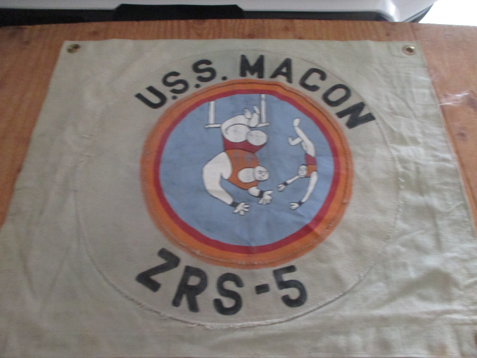1930'S USS MACON AIRSHIP ZRS-5 MAN ON THE FLYING TRAPZEE  READY ROOM FLAG