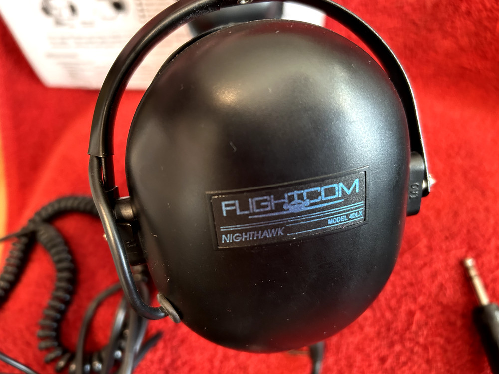 FLIGHTCOM NIGHTHAWK 4DLX NOISE ATTENUATING STEREO/MONO AVIATION HEADSET