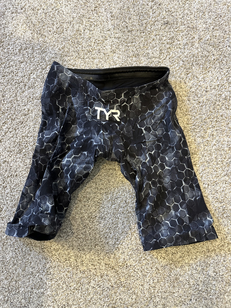 TYR Venzo Avictor - size 22