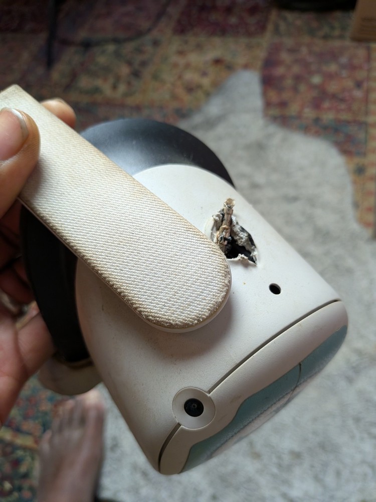 Oculus Quest 2 Headset Only For Parts