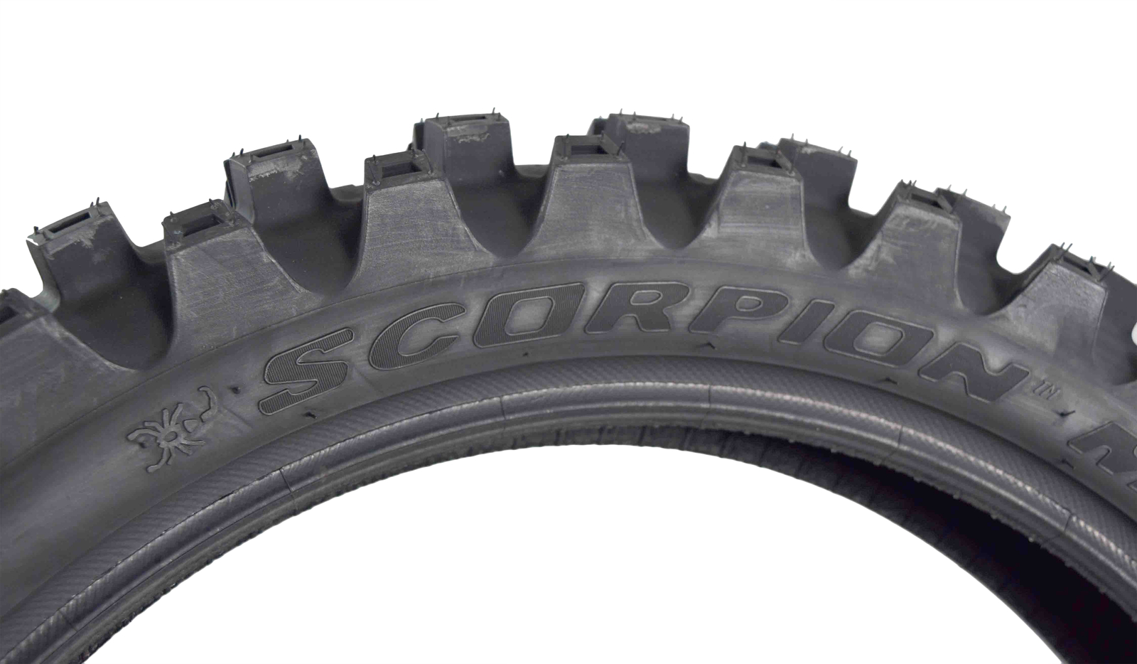 Pirelli Scorpion MX 32 Mid Hard 110/90-19 Rear Dirt Bike Tire with Keychain
