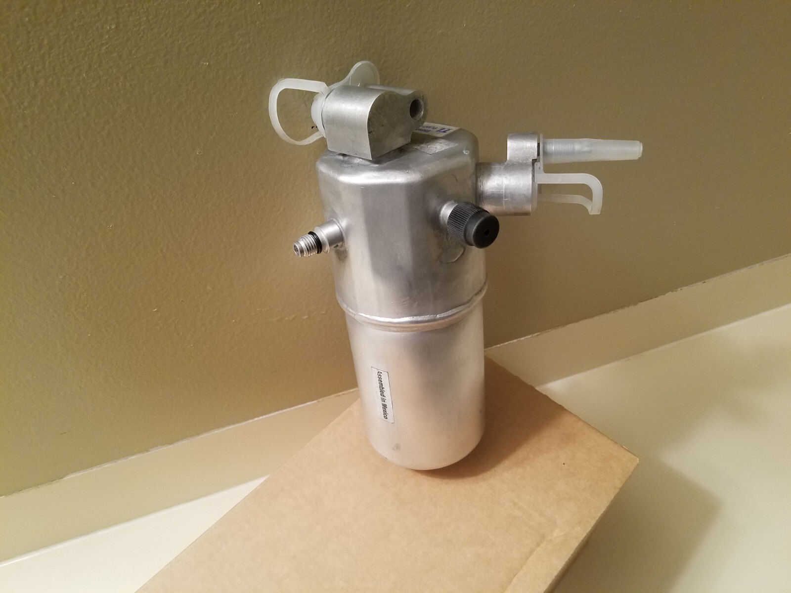 New GM Genuine Express/Savana Van A/C Accumulator GM Part #25890358 ACD#15-10345