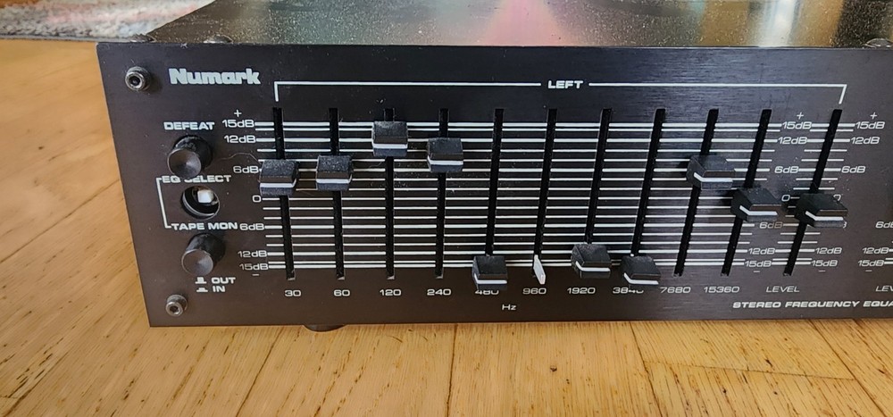 Numark Eq-2400 Equalizer Stereo Frequency **Missing Two Knobs & 1 Button**