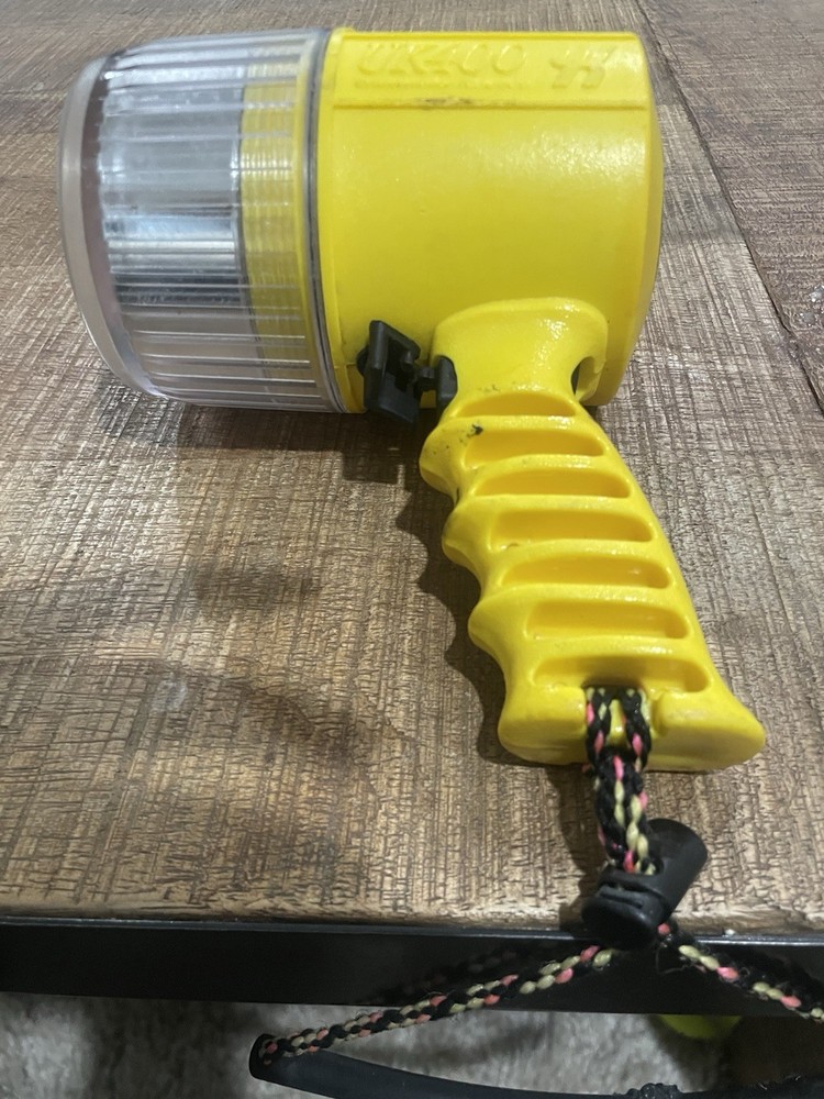 Underwater Kinetics UK400 Night Diving Flashlight Yellow