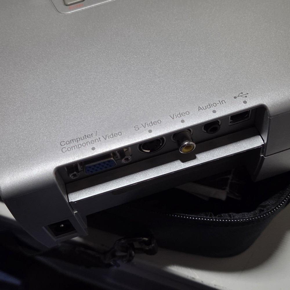 Epson PowerLite 735C LCD Projector W/ Software Cables Remote Case Device Tested