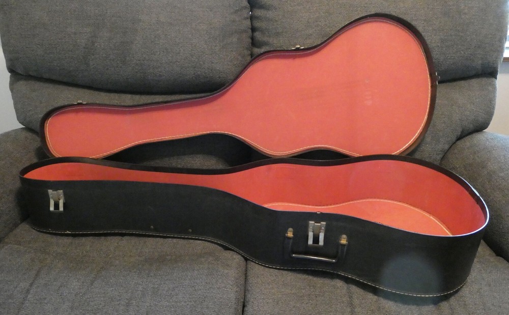 Harmony Classical Guitar - Model 762H910 - c. 1962 - original case.