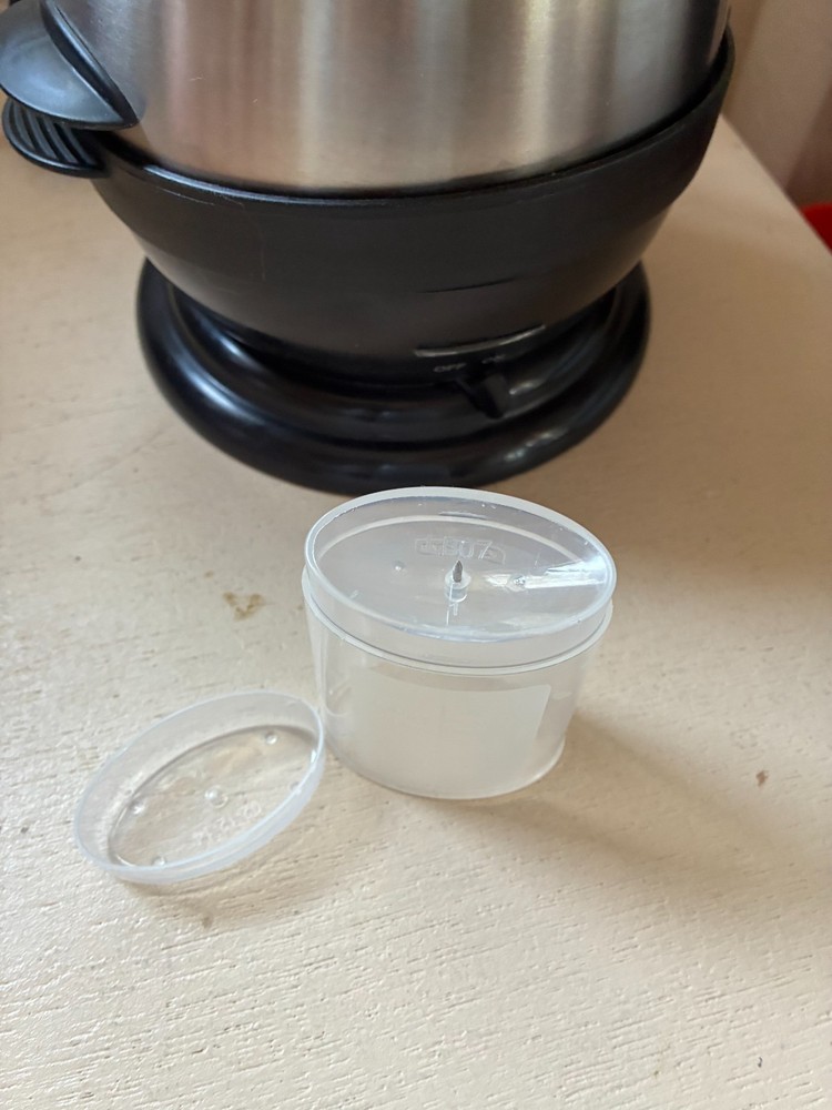 Cuisinart CEC7 Egg Cooker Poaches Soft Hardboiled Eggs Piercing Beaker Included