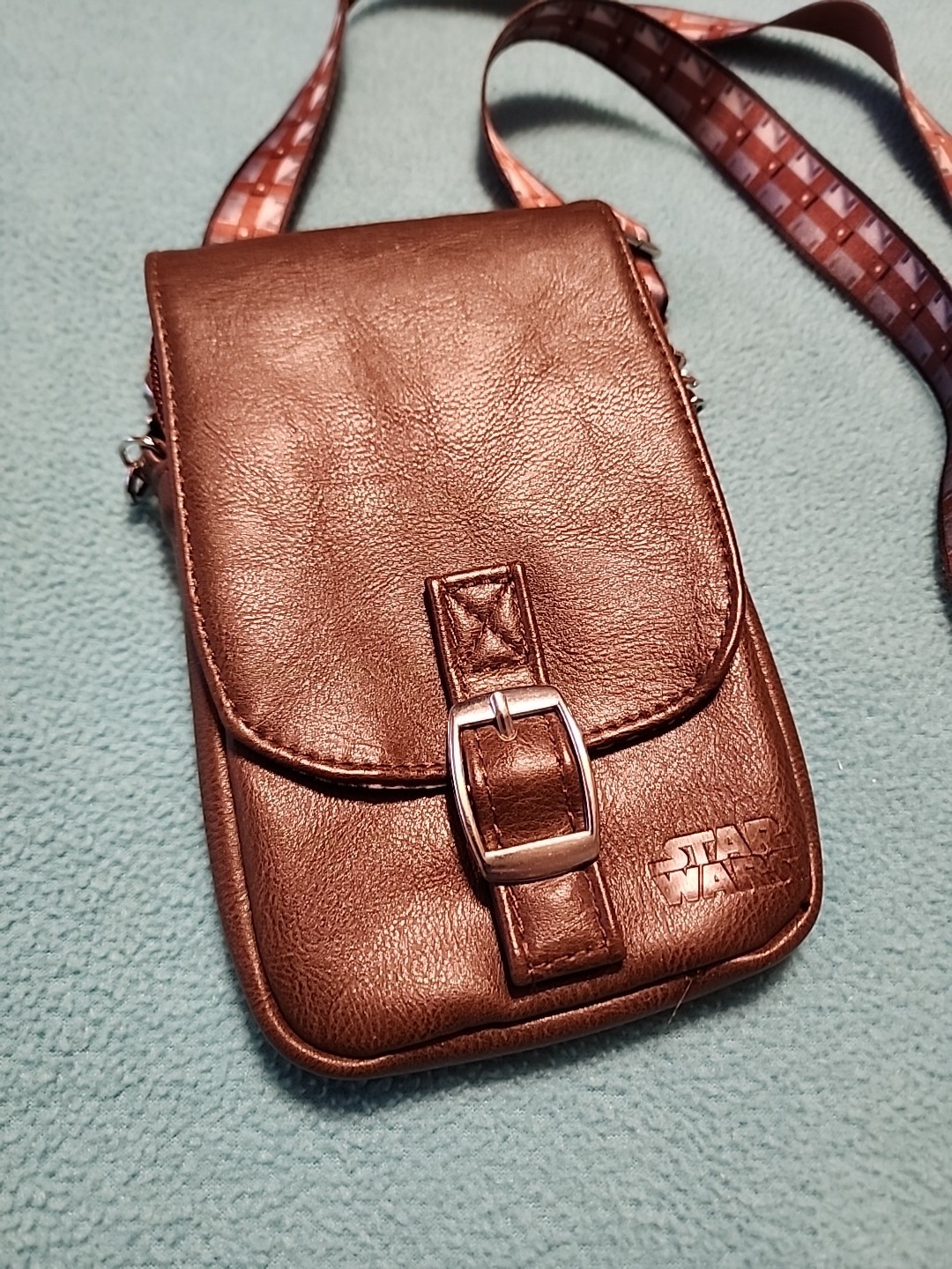 DISNEY PARKS Chewbacca Star Wars Galaxy’s Edge crossbody bag, brown, buckle snap