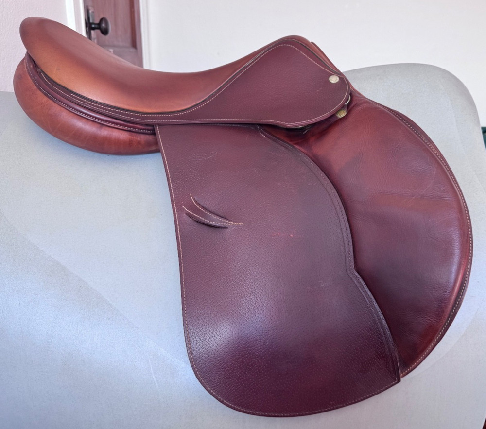 17.5" Devoucoux Oldara Saddle - 4A - Integrated Panels -Grain / Calf - Stunning!