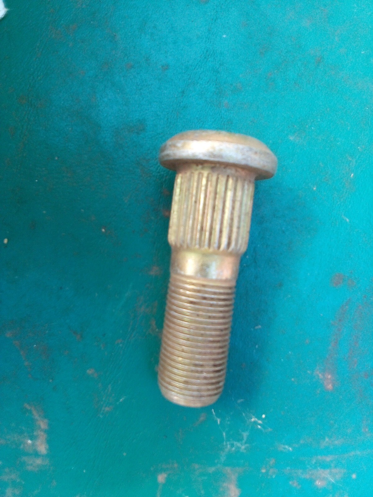 New Dayton  131182R RH 3/4"-16 Serrated Wheel Stud 2.5" Long