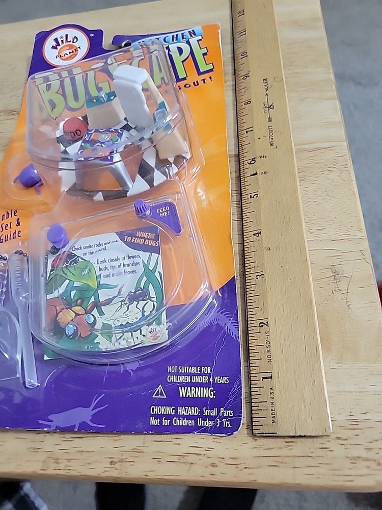 Wild Planet Kitchen Bugscape Bug Hangout Portable Tool Set & Bug Guide 1995