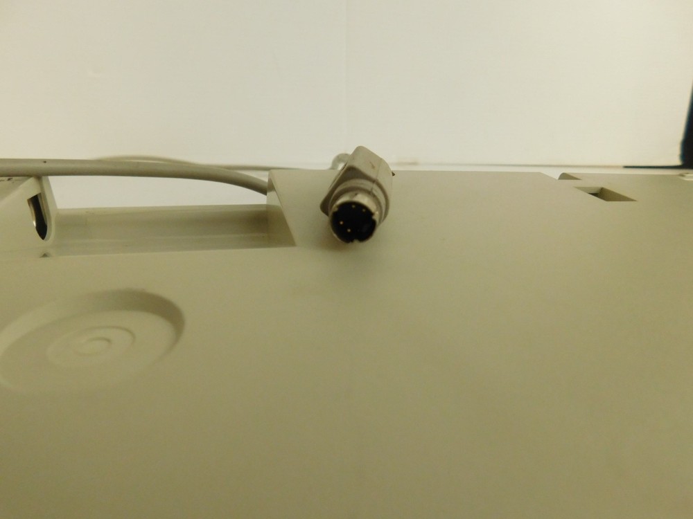 APPLE DESIGN KEYBOARD MODEL M2980 (MIQ59)