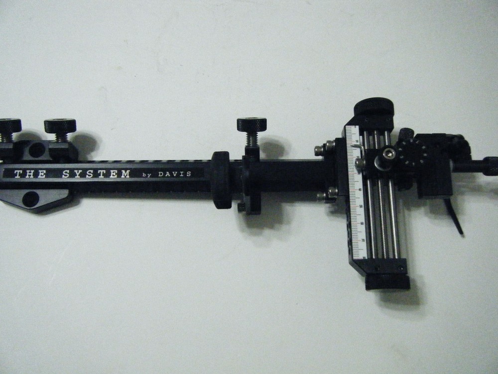 4" DAVIS TARGET SIGHT- Double knob mount -black Knob