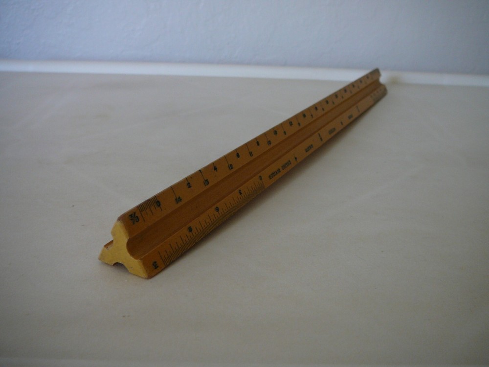 DIETZGEN 31626 ENGINE DIVIDED TRIANGULAR WOODEN RULER