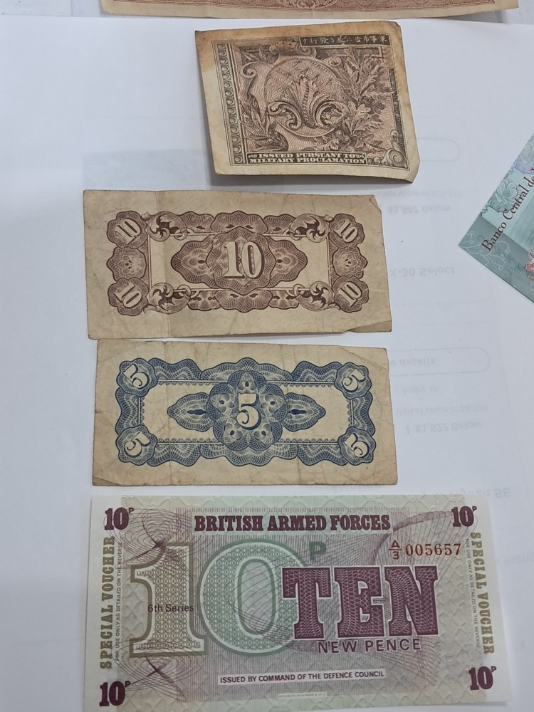 12 Various Foreign Banknotes (s)