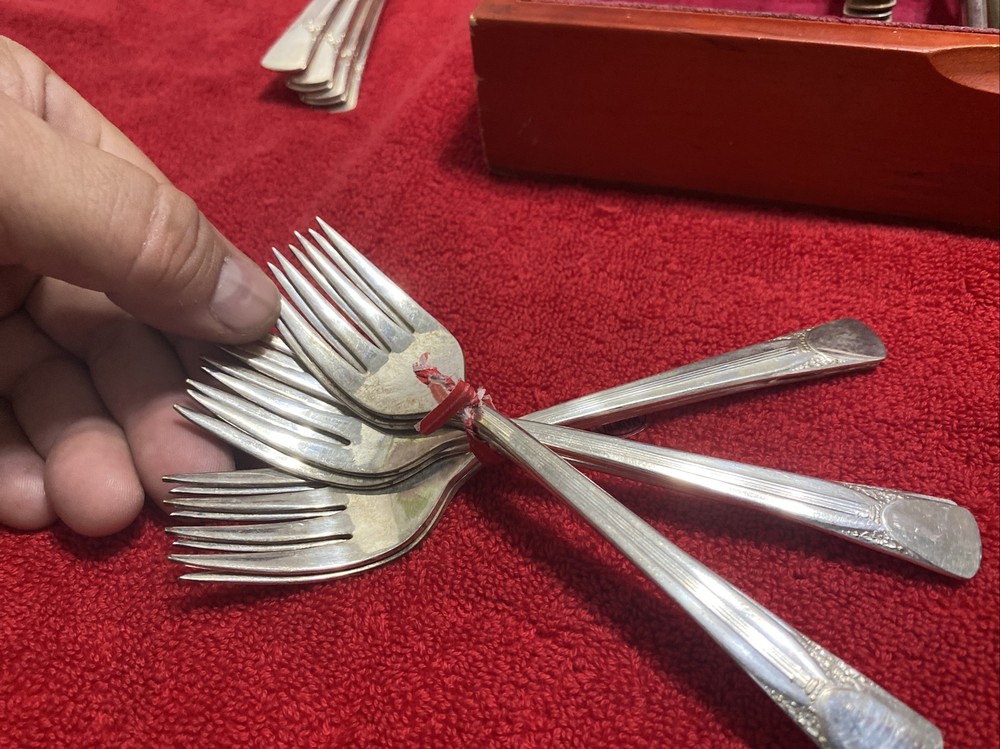 1939 Embassy International Silver Pattern Bouquet Silverplate Flatware Set 24 Pc