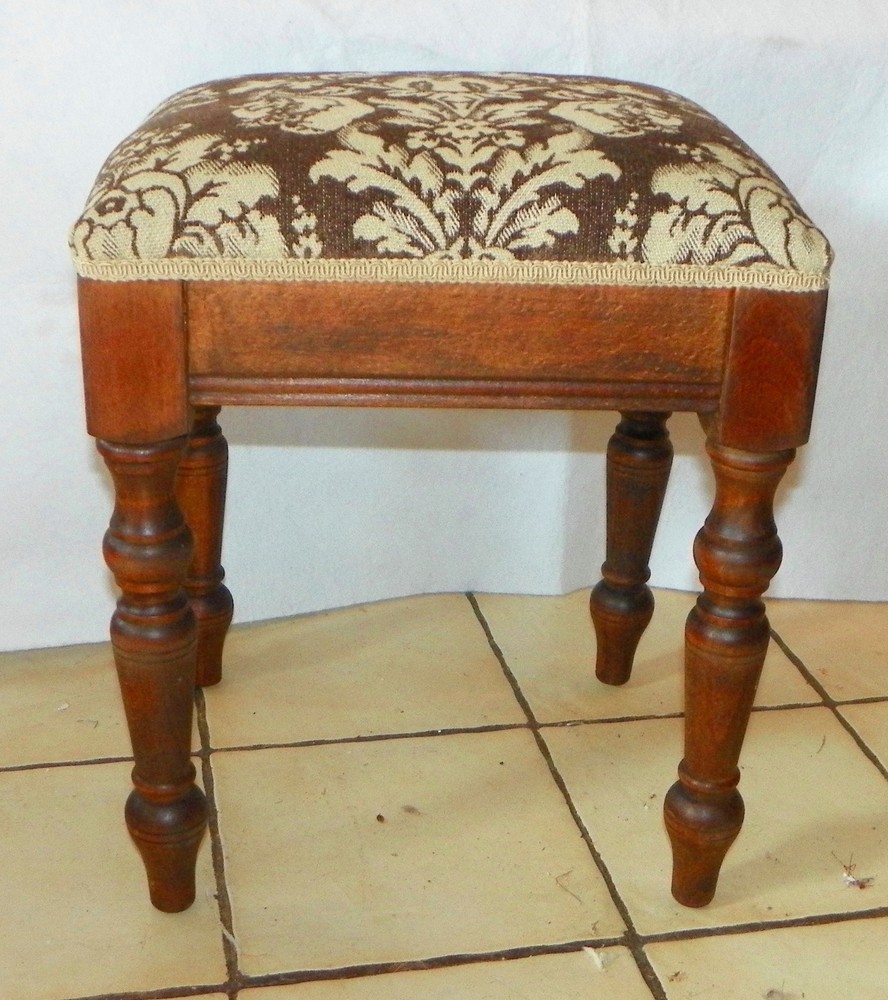 Walnut Bench (VB-6)
