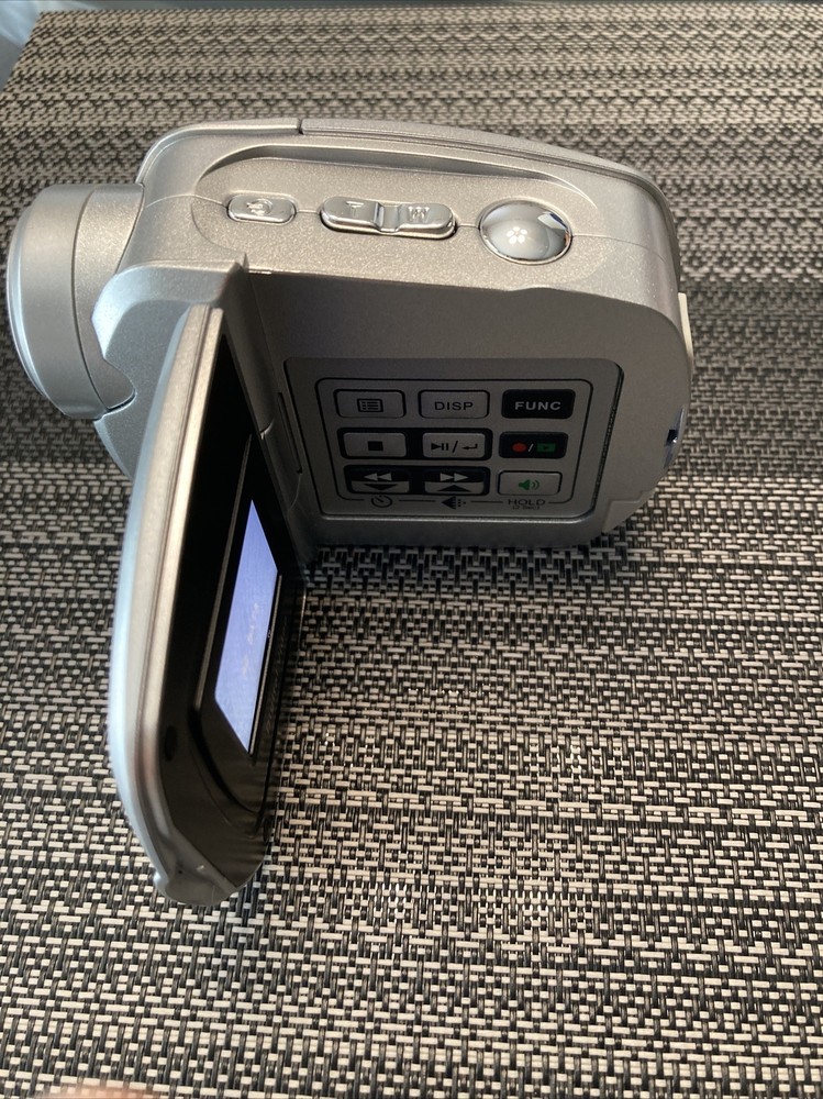 Mustek DV5200 Multi-Function Digital Video Camcorder Mpeg-4 SD MMC Card Reader