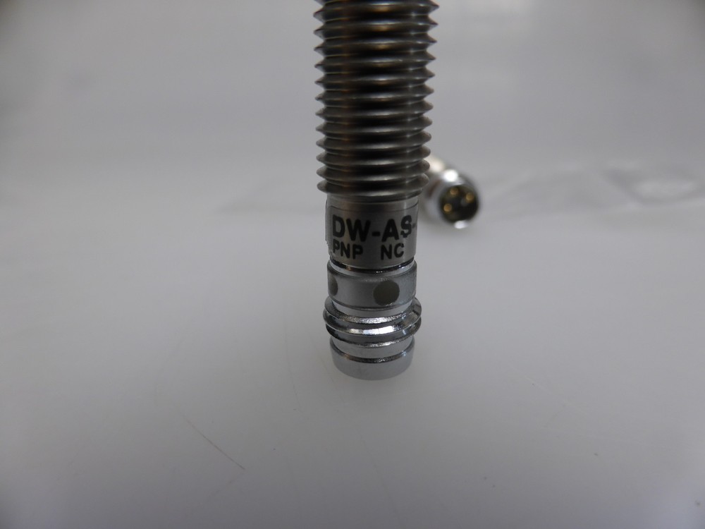 Contrinex DW-AS-604-M8-001