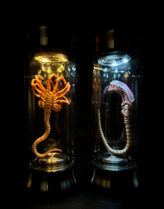USA Alien Jar Xenomorph Specimen Facehugger Embryo Glass Jar Movie Prop Replica