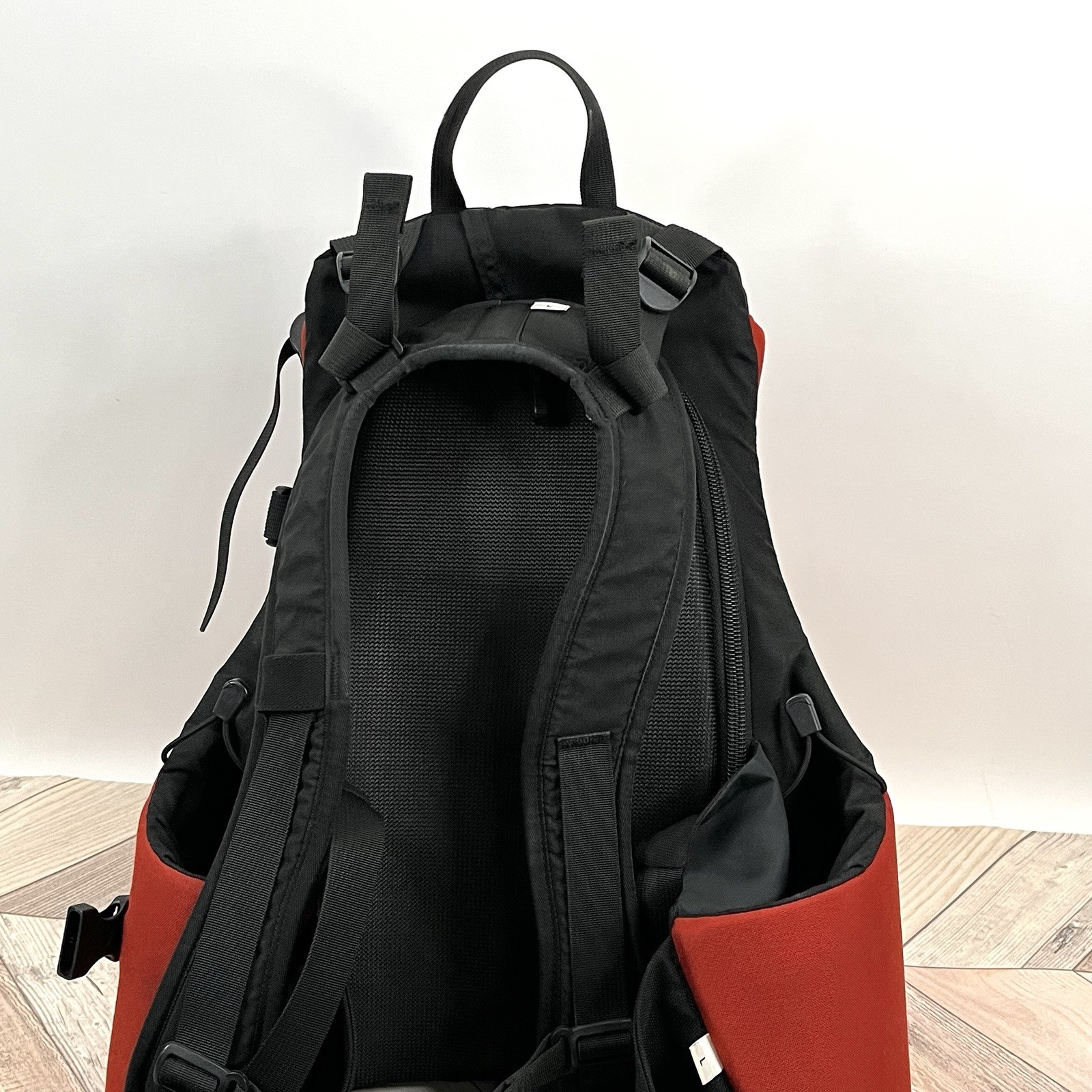 Osprey Skylark Backpack Colorado USA Orange Black Waist & Shoulder Strap Large