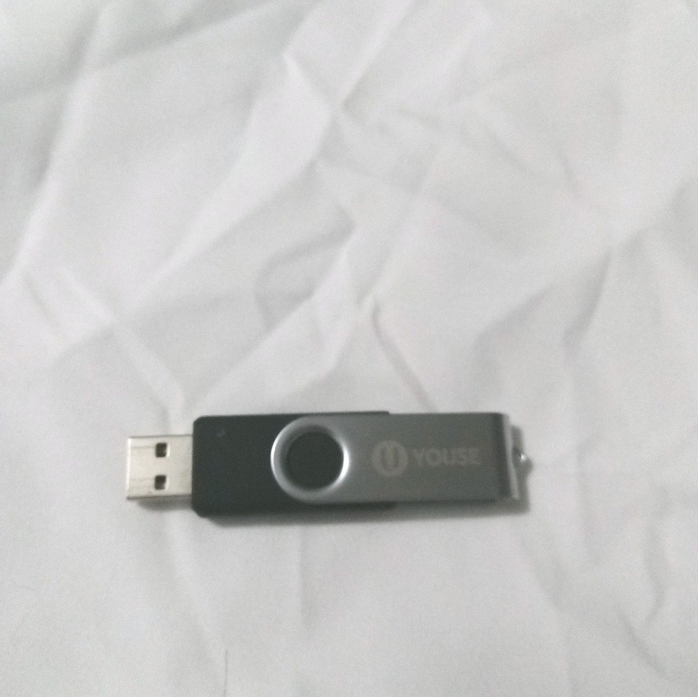 32GB USB Flash Drive