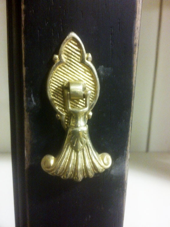 Fan Drop Drawer Pull - Brass