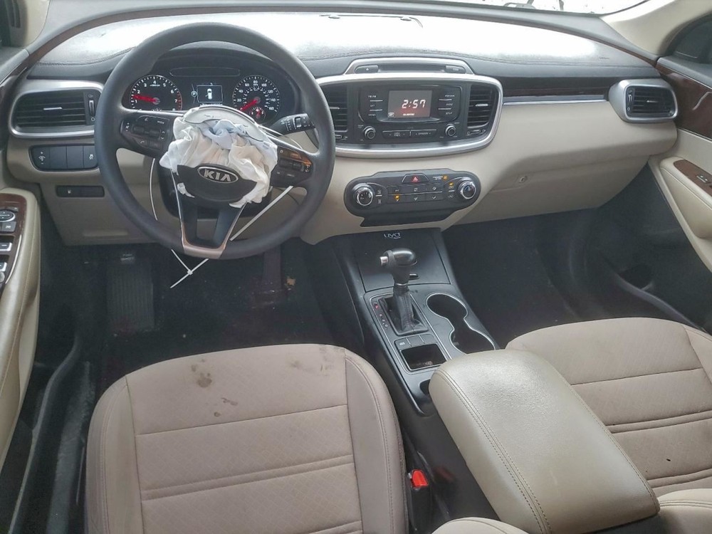 SORENTO 2016 Glove Box 5007179