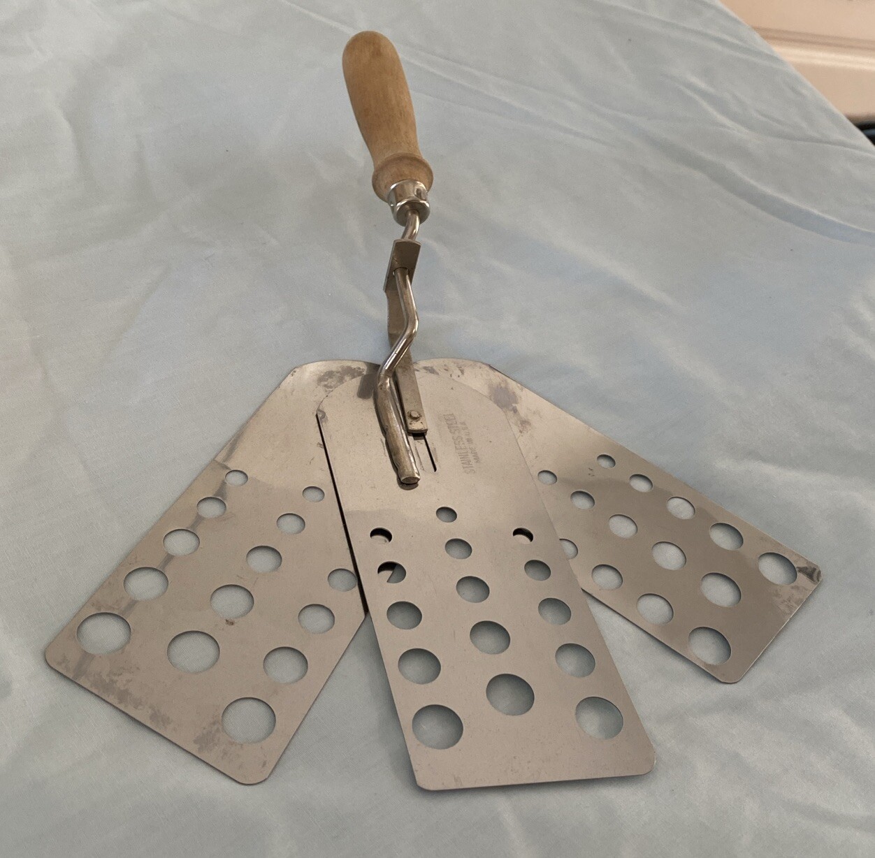 Expandable Metal Spatula Triple 3 Blade Stainless Steel Wood Handle Vintage