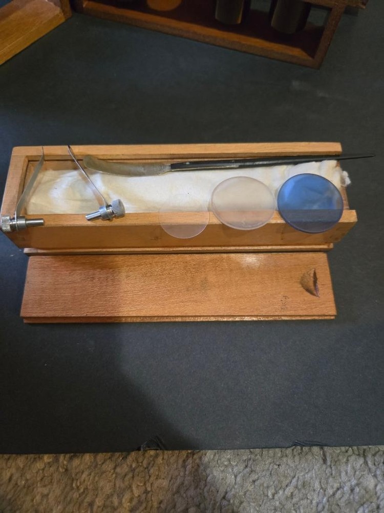 RARE 1913 GERMAN E. LEITZ WETZLAR MICROSCOPE W/ MATCH CASE WORKING # 163764